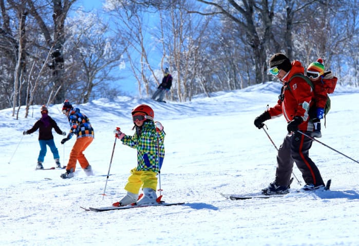 People skiing